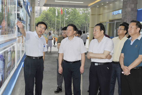 中国健康管理协会顾问委员会主任程功明少将来我院考察