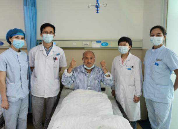 消化内科1病区为老教师送六十大寿“礼物”喜获赞