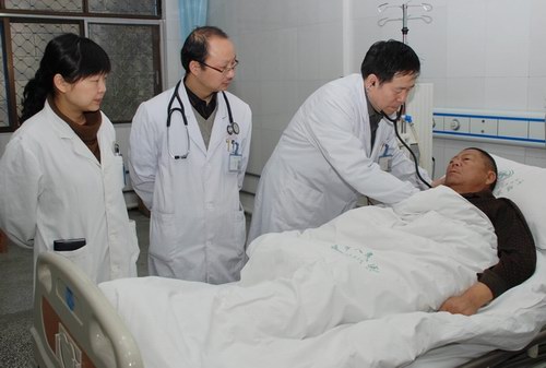 肾病内科为一患者再造“血液通道”