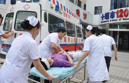 我院举办突发事件应急演练