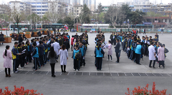 3000名高考学子来我院体检