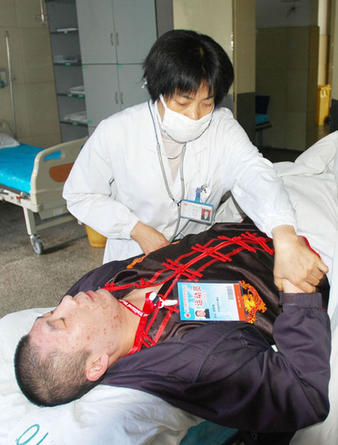 相聚武当山  难忘人医情