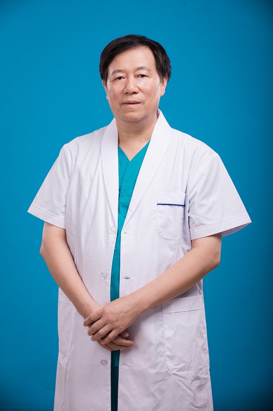 李骏峰：妙手仁心解沉疴