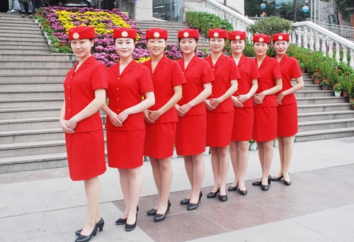 市人民医院天使服务队闪亮上岗