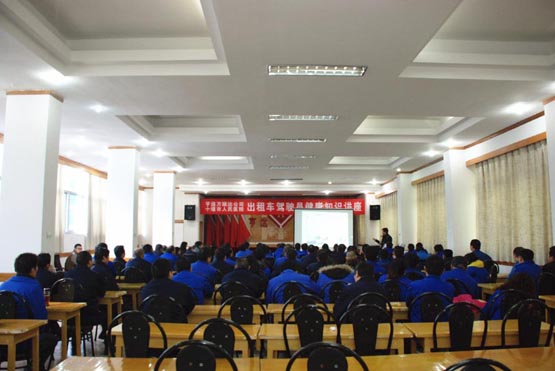 我院“健康快车”驶进亨运集团万顺达公司