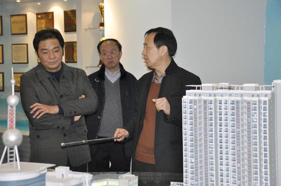 我院与市亨运集团战略合作更上层楼
