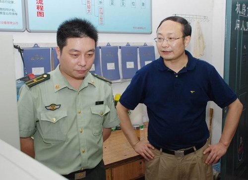 市消防支队检查我院消防工作