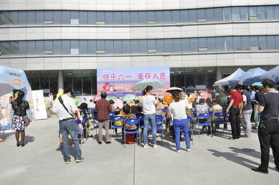 我院成功举行庆“六一”亲子游艺活动