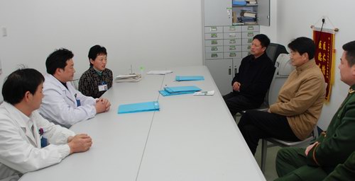 郧西山火烧伤三名消防战士   人医全力施治确保英雄脱险