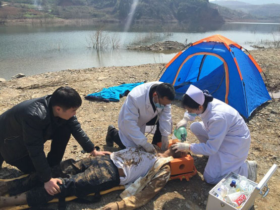 一外国游子丹江口溺水　十堰人医空中通道成功救援