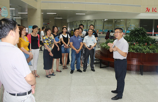 医改首日探访：新政准时落地　患者拍手叫好