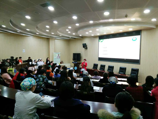 妇委会组织召开“庆三八” 人医专场家庭教育讲座