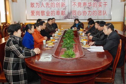 郧县农合办主任张士斌称赞我院