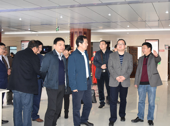 涂汉军校长调研白河医院建设