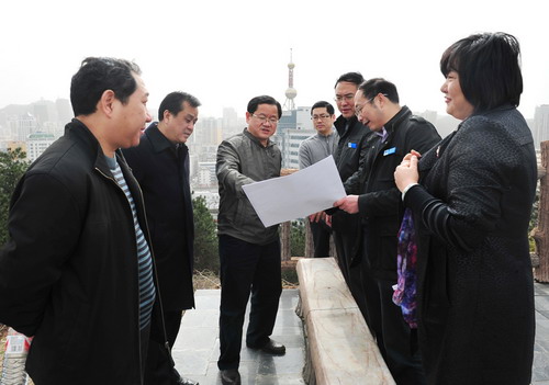 副市长成佳刚视察市人民医院改扩建工程