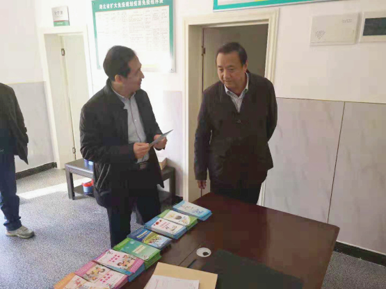 我院专家赴丹江口市官山镇开展健康扶贫大型义诊活动